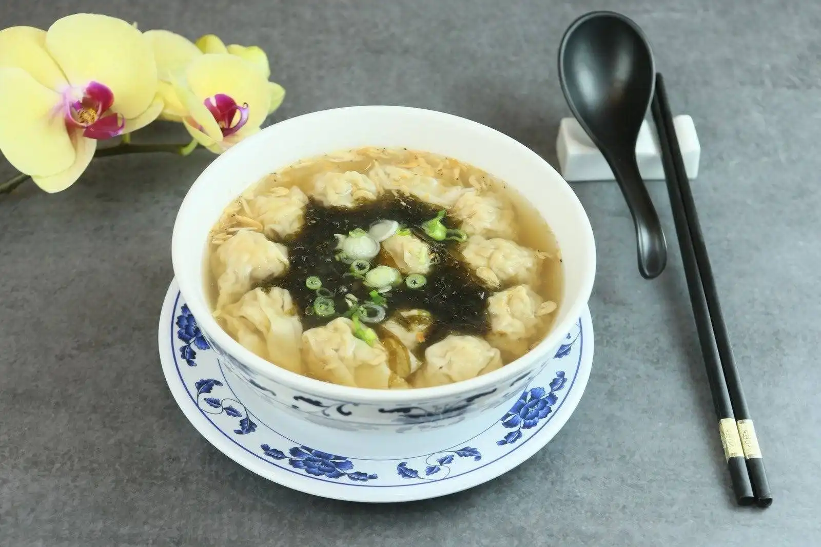 Seaweed & Fried Shrimp Wuntun Soup